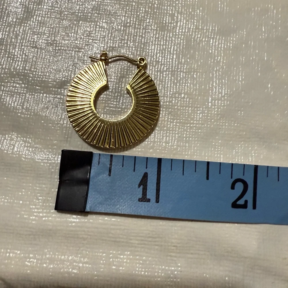 Gold-tone vintage inspired fashion Hoop Earrings, gold-plated